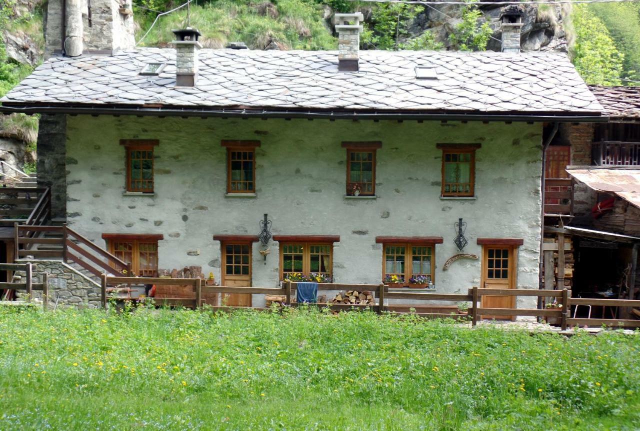 B&B Le Temps D'Une Pause Champorcher Exterior photo